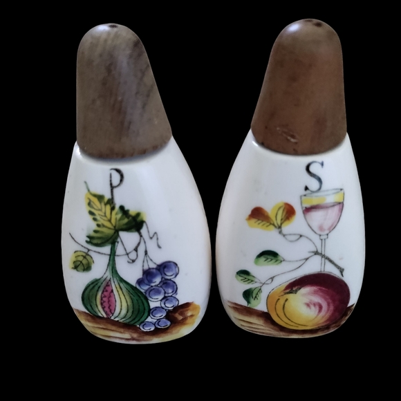 MCM Napco Japan Salt & Pepper Shakers Set - Picture 1 of 3